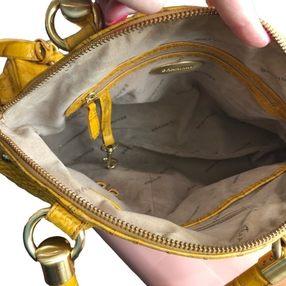 BRAHMIN golden yellow reptile textured leather two-way carry purse. Zip top - Picture 4 of 16